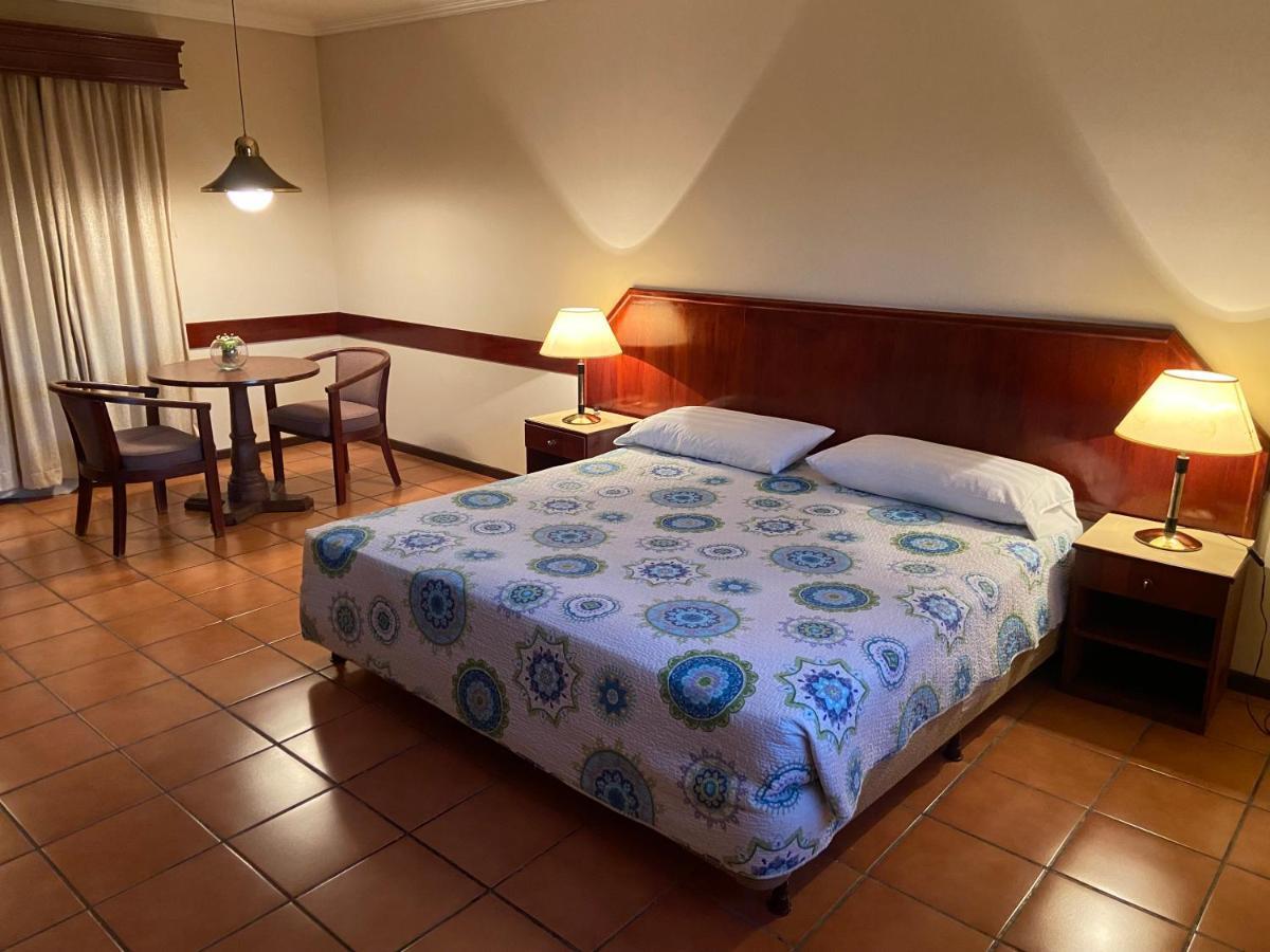 Puerto Quijarro  El Pantanal Hotel & Resort מראה חיצוני תמונה